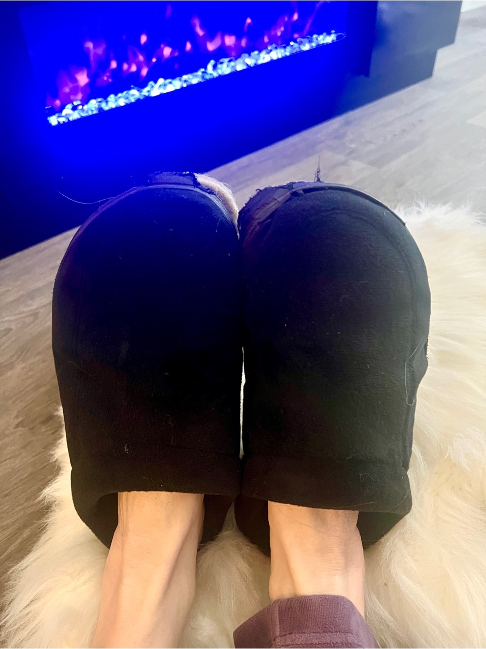 Women’s Black Plush Slip-On Dearform Slippers 🥿 Sz 10